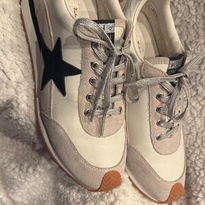 Vintage Havana White and Black Sneakers